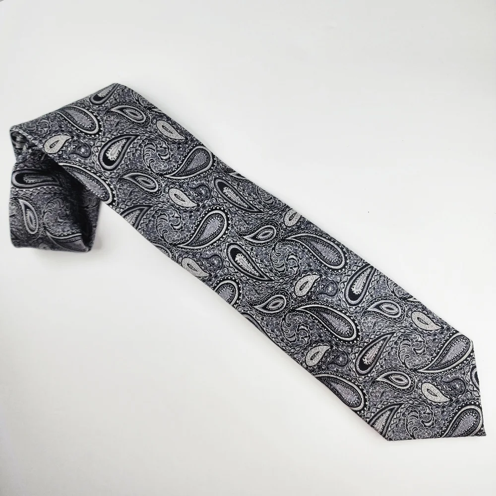 ENRO Black / Gray Paisley Silk Tie.